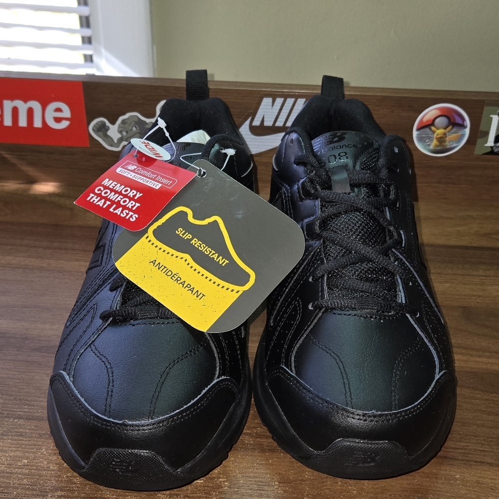 New Balance Men's Black Slip Resistant Shoes - Picture 3 of 7